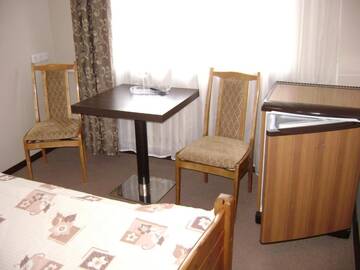 Фото номера Стандартный двухместный номер с 1 кроватью Отель Hotel Olgas г. Глубокое 4