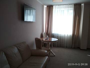 Фото номера Люкс с гидромассажной ванной Отель Hotel Olgas г. Глубокое 5